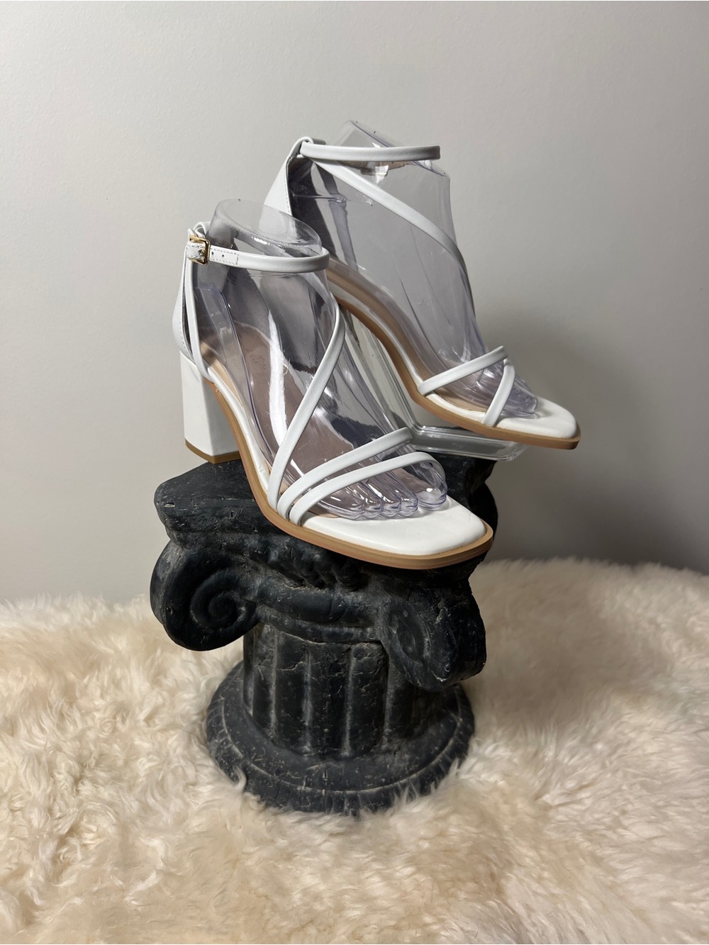 Seychelles White Leather Strappy Block Heel Sandals, Size 7.5 (run large)